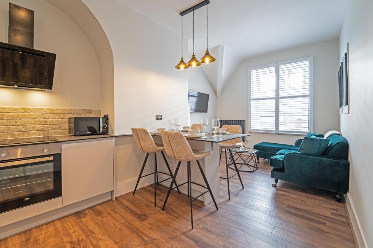 Watergate Penthouse - New 2 Bed Luxury Apartment In City Centre Честър Екстериор снимка